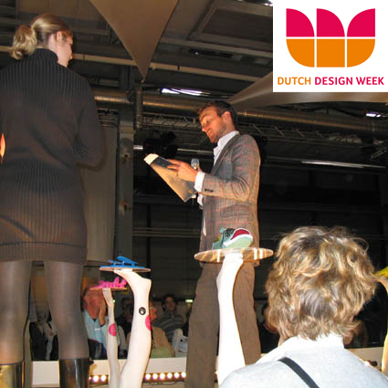 ddw dutch design week 06 no problemo3 met jury Floris Van Bommel head of jury Floris van Bommel Schoen³ 2006